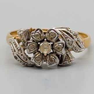 Ring i Flerfärgat Guld Blomma med Vita Stenar 18K 2.03g 15.75mm