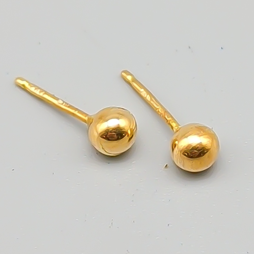 Örhängen i Guld 18K 0.24g 3mm