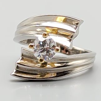 Ring i Flerfärgat Guld med Vit Sten 14K 5.8g