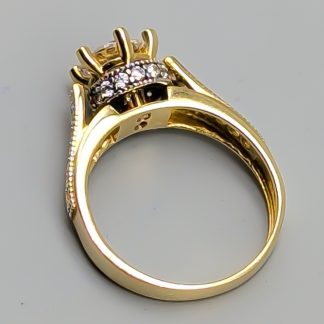 Ring i Flerfärgat Guld med Vita Stenar 14K 5.5g 18.25mm