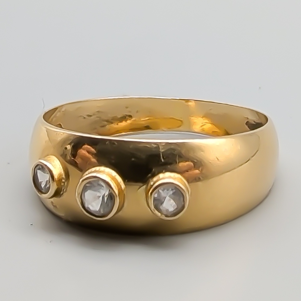 Ring i Guld med Vita Stenar 18K 2.04g 18.25mm - Bild 2