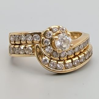 2 st Ringar i Guld med Vita Stenar 18K 4.59g 18.5mm