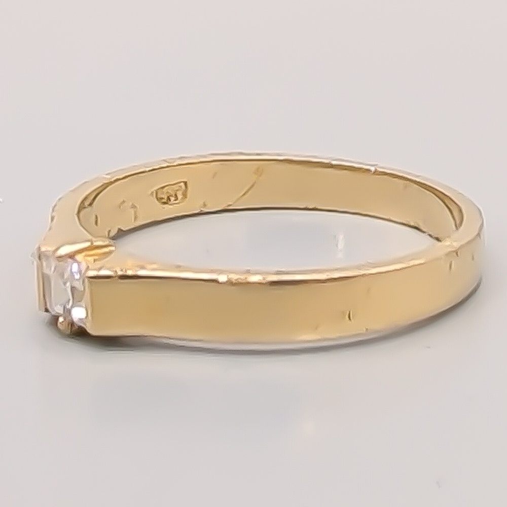 Ring i Guld med Vit Sten 14K 2.2g 17.25mm