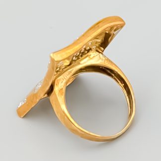 Cocktailring i Guld med Vita Stenar 14K 8.24g 16.5mm