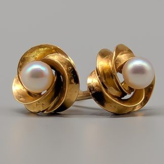 Örhängen i Guld med Odlade Pärlor 18K 1.37g 7mm