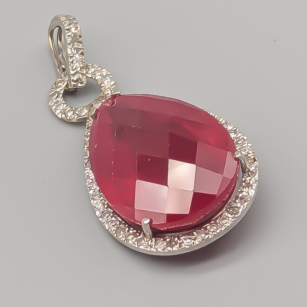 Matchande set med Hänge och Örhängen med Diamanter och Röda stenar 14K 29.51g 48mm - Bild 4