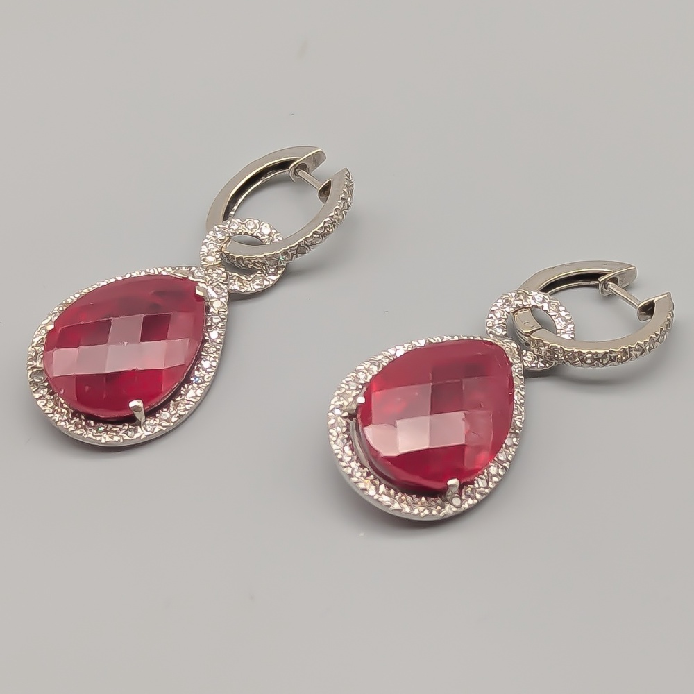 Matchande set med Hänge och Örhängen med Diamanter och Röda stenar 14K 29.51g 48mm - Bild 3