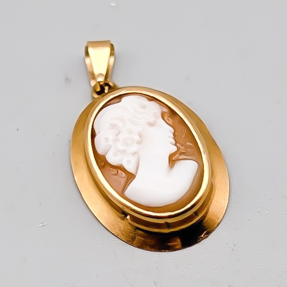 Hänge i Guld med Kamé 18K 1.19g 20mm
