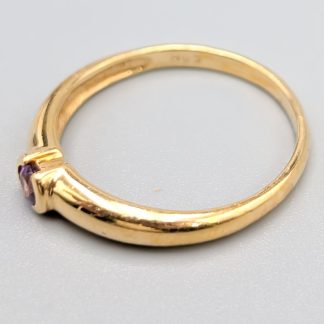Ring i Guld med Lila Sten-0