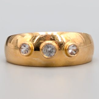 Ring i Guld med Vita Stenar-0