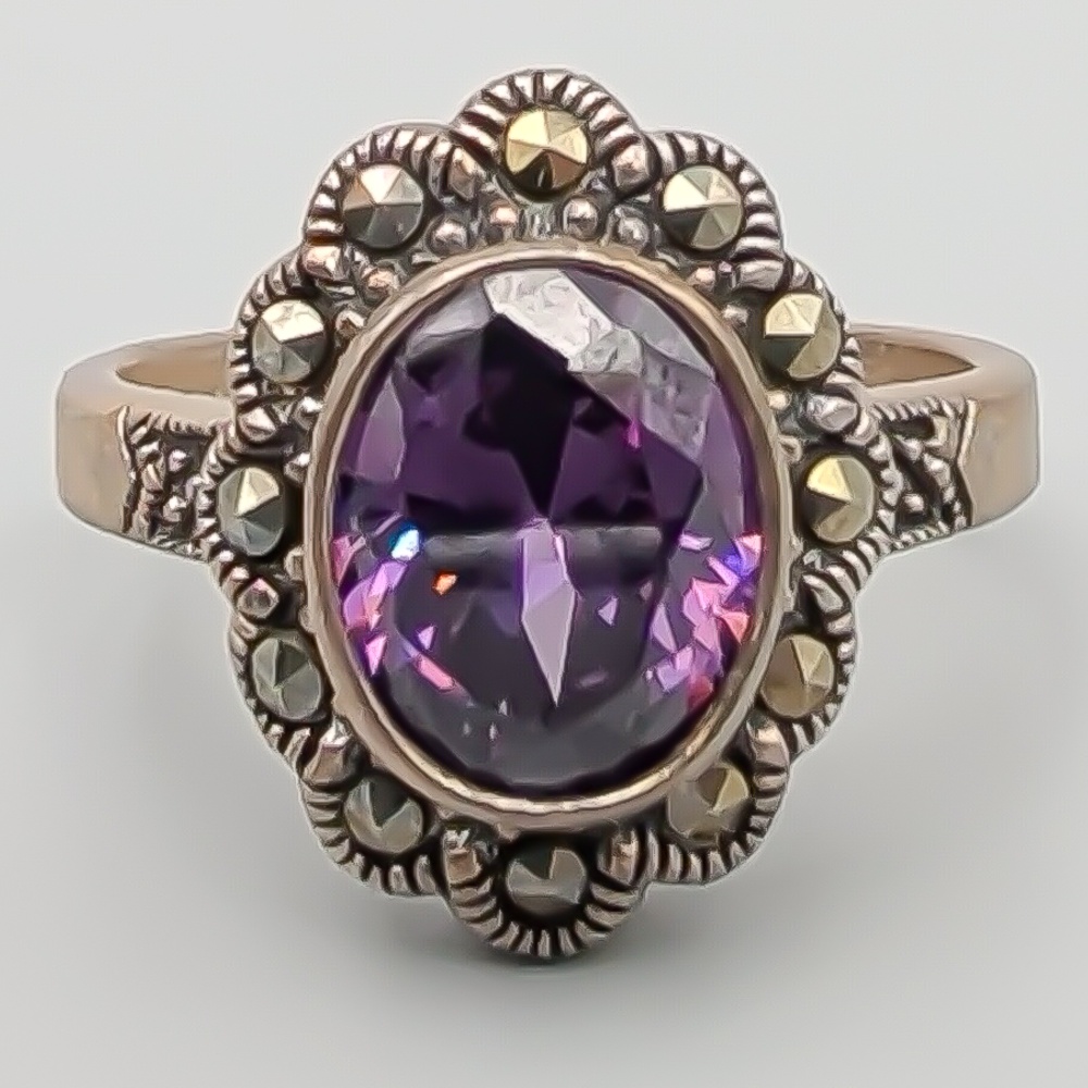 Ring i Förgyllt Silver med Lila Sten och Markasiter S925 5.1g 18.5mm