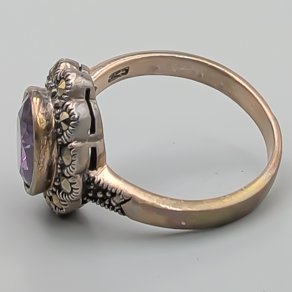 Ring i Förgyllt Silver med Lila Sten och Markasiter S925 5.1g 18.5mm - Bild 2