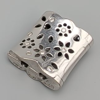 Ole Lynggaard, Charlotte Lynggaard Diamanthänge i Vitguld "Lace" 18K 10.89g 20mm