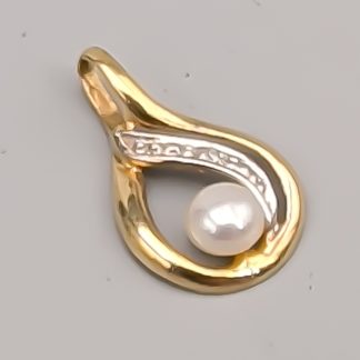 Diamanthänge i Flerfärgat Guld med Odlad Pärla 18K 0.63g 17mm