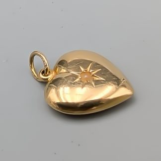 Hänge i Guld Hjärta med Odlad Pärla 18K 1g 15mm