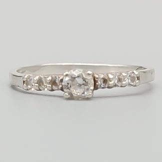 Ring i Silver med Vita Stenar S925 1.27g 17.5mm