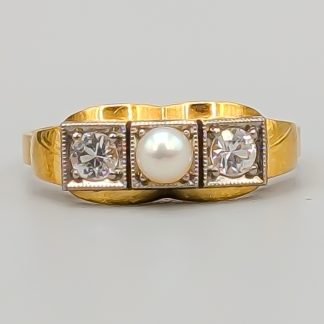 Ring i Flerfärgat Guld med Odlad Pärla och Vita Stenar 18K 2.11g 17mm