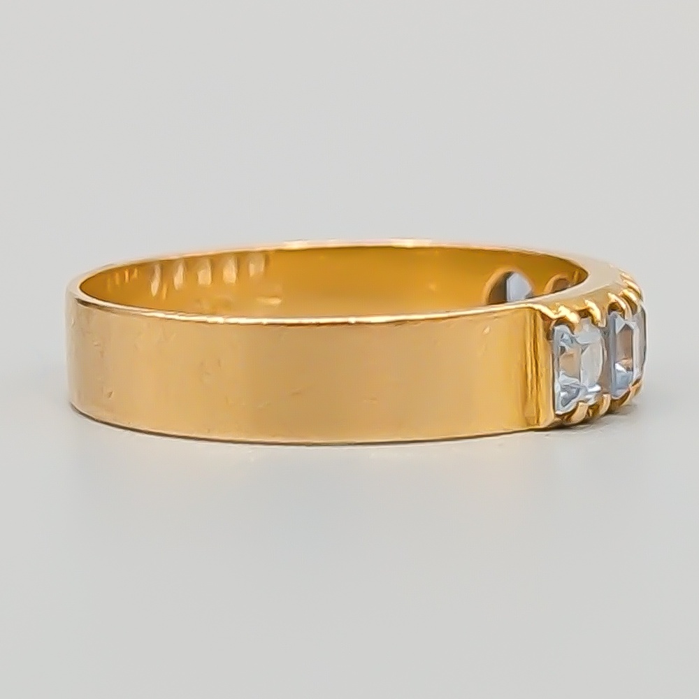 Ring i Guld med Blå Stenar 18K 2.61g 17.75mm - Bild 2
