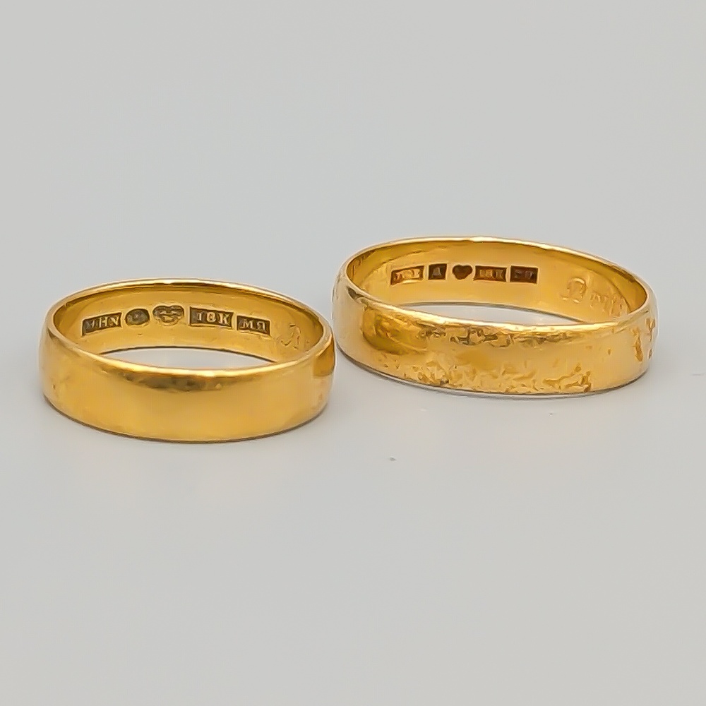 2 st Släta Ringar i Guld 18K 13.79g 0mm