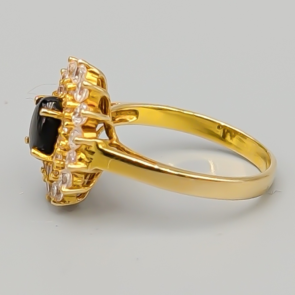 Camoséring i Guld med Syntetisk Stjärnsafir och Vita Stenar 14K 4.88g 18.5mm - Bild 2