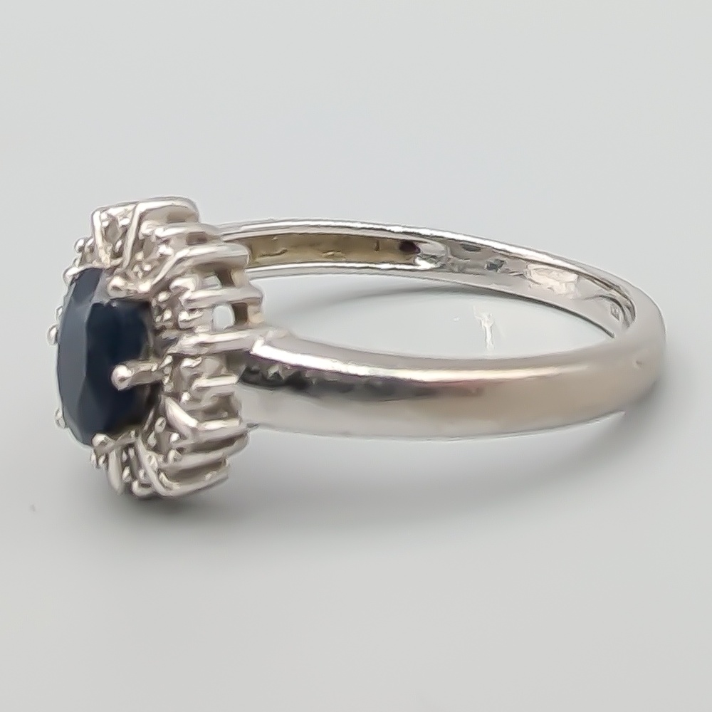 Camoséring i Vitguld med Diamanter och Safir 18K 3.34g 17.75mm - Bild 2