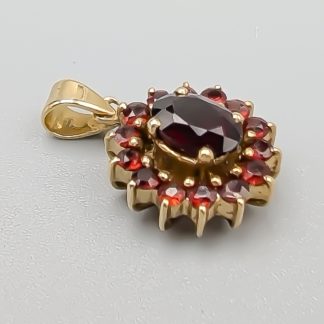 Hänge i Guld med Granater 18K 2.43g 12mm