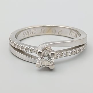 Solitärring i Vitguld med Diamanter 10K 2.52g 15.5mm