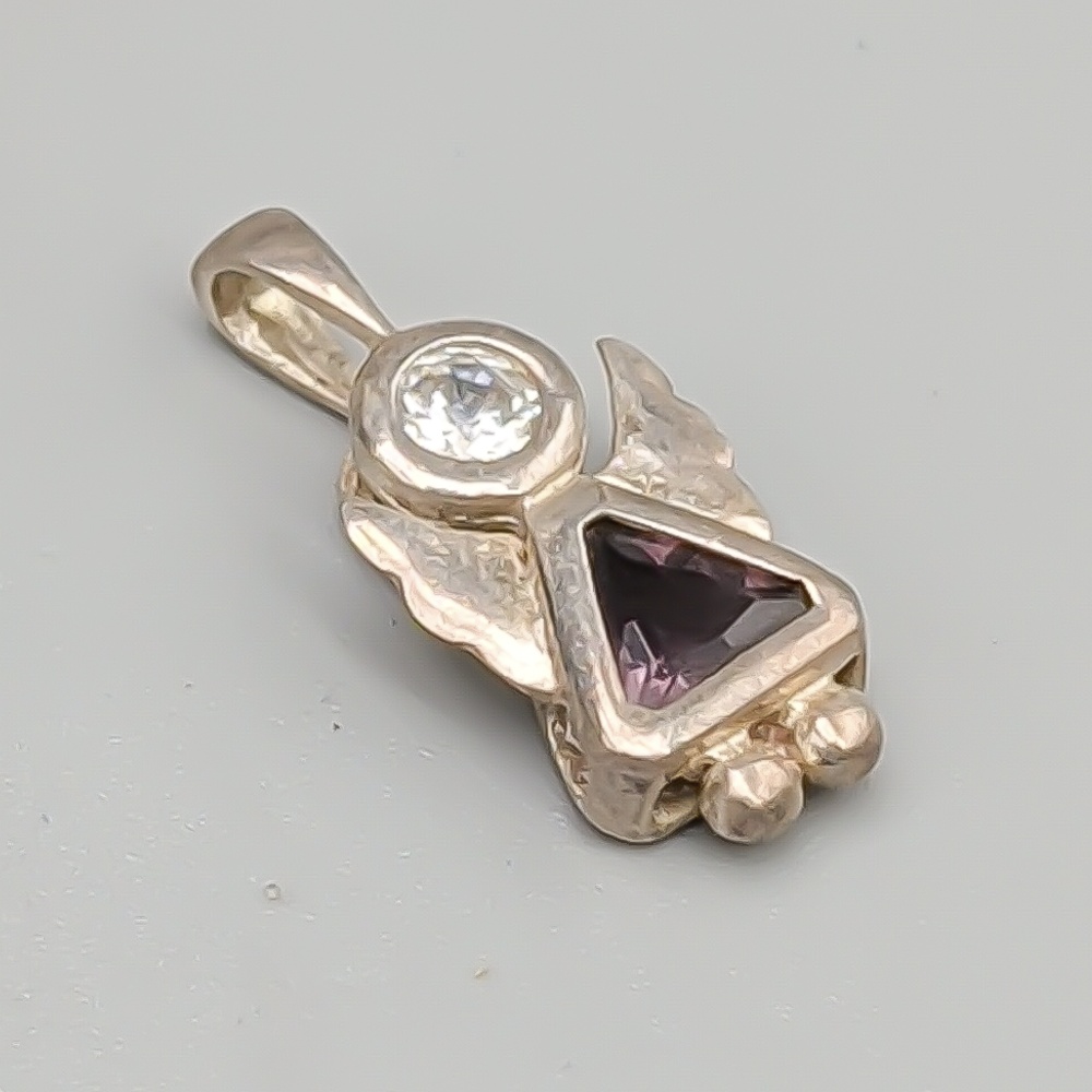 Hänge i Silver Ängel med Vita och Lila Sten S925 1.61g 22mm