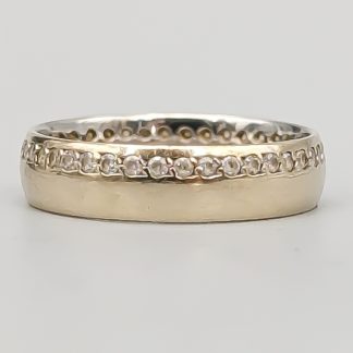 Ring i Vitguld med Vita Stenar 14K 3.47g 0mm