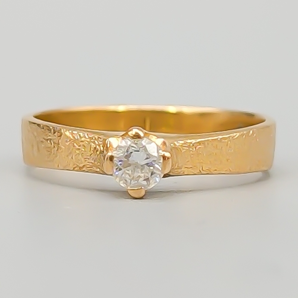 Ring i Guld med Vit Sten 18K 3.17g 17mm