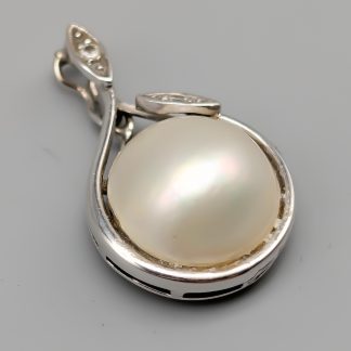 Diamanthänge i Vitguld med Mabépärla 18K 5.43g 27mm