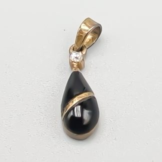 Hänge i Förgyllt Silver med Vit Sten och Svart Sten S830 0.3g 16mm