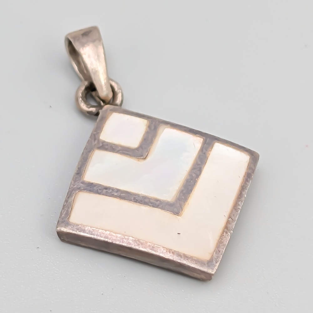 Hänge i silver med pärlemor S830 3.47g 24mm