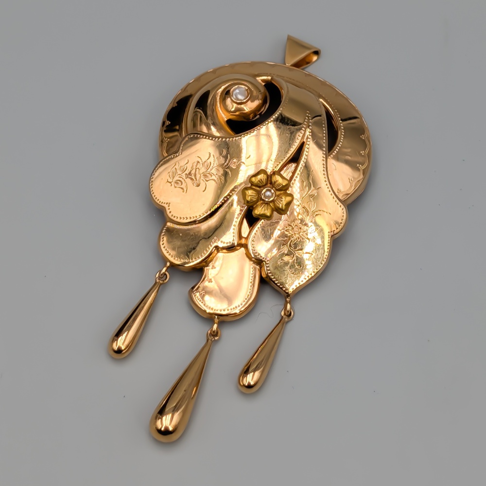 Hänge i Guld med Pärlor 18K 10.28g 69mm
