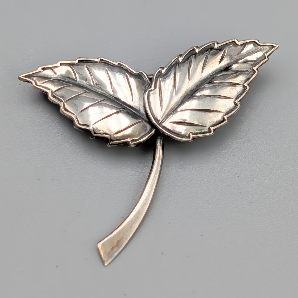 Brosch i Silver Löv S830 3.14g 31mm